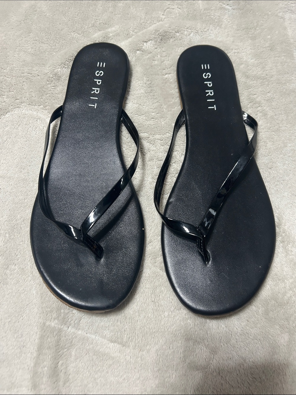 Esprit Women's Black Patent Flip Flop Sandals